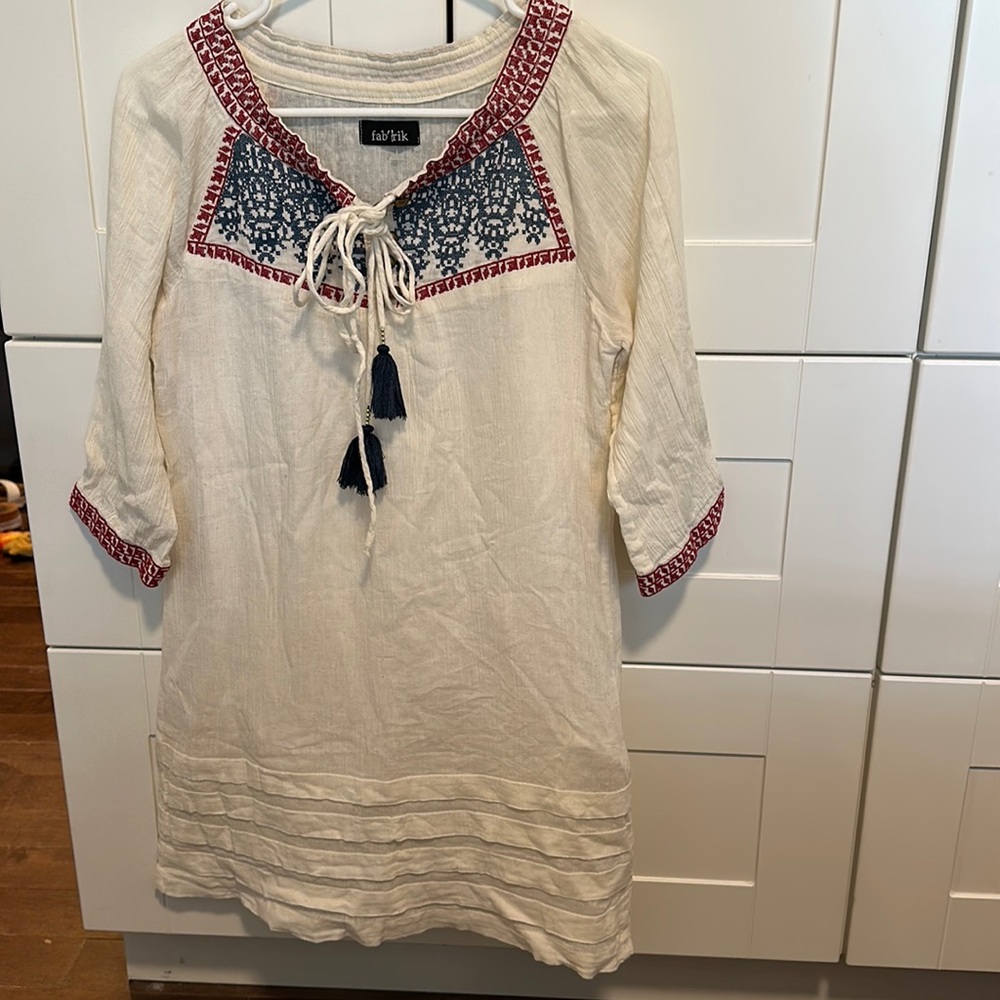 Boho cream colored Fab’rik long sleeve dress with blue and red embroidery